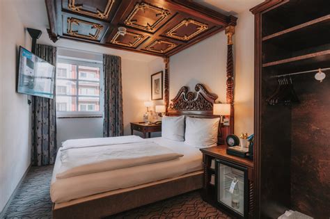 king's hotel center münchen|KINGS HOTEL CENTER $114 ($̶1̶6̶2̶) .